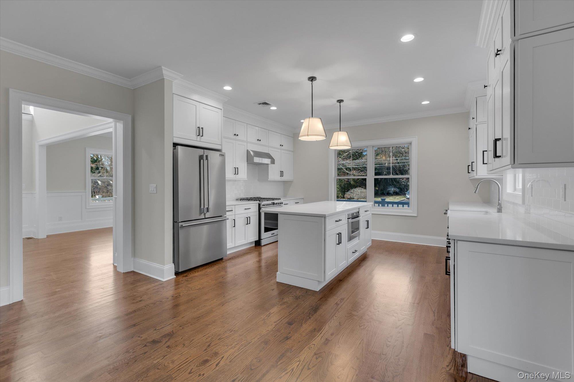 44 N Woodhull Road Huntington Huntington, NY 11743