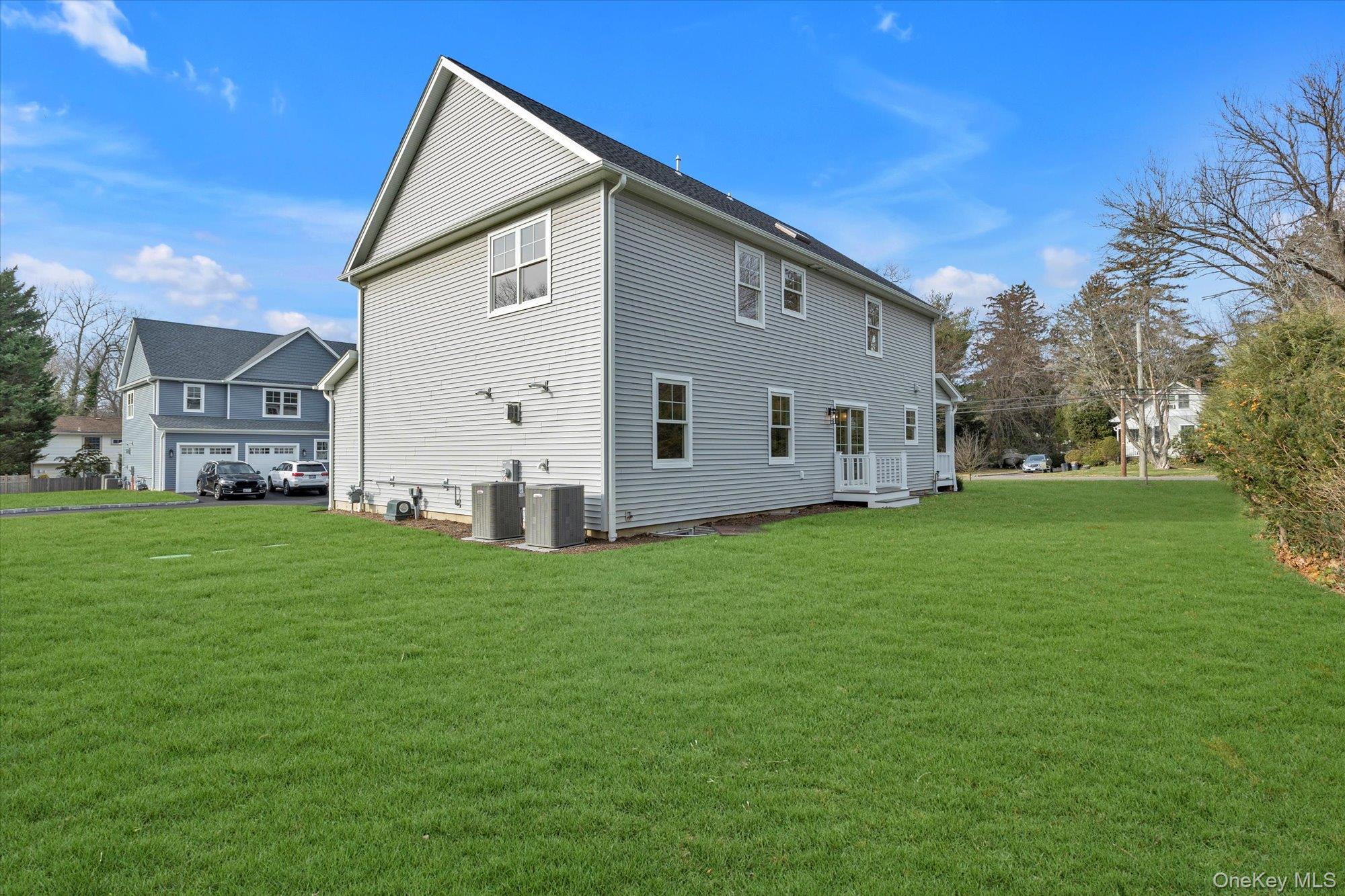 44 N Woodhull Road Huntington Huntington, NY 11743