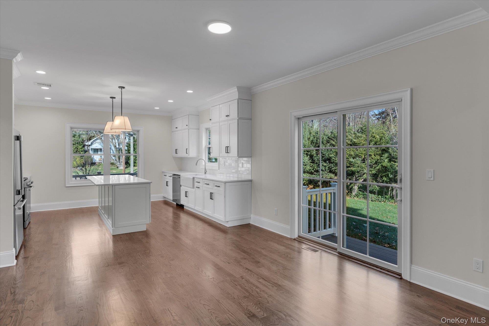 44 N Woodhull Road Huntington Huntington, NY 11743