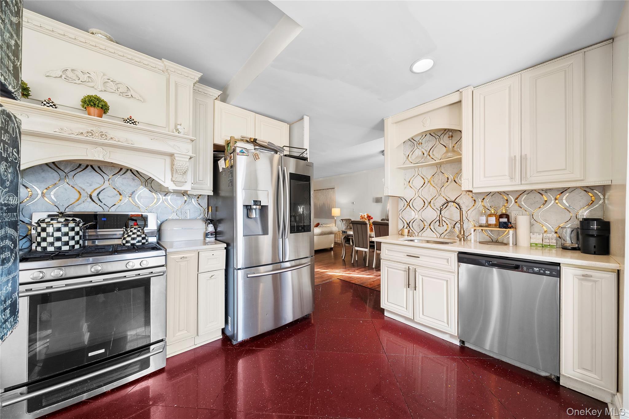 70 Park Avenue Bay Shore Bay Shore, NY 11706