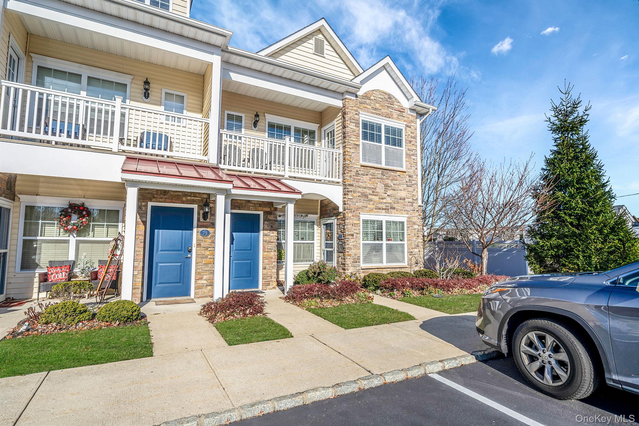 73 Millie Court Patchogue Patchogue, NY 11772