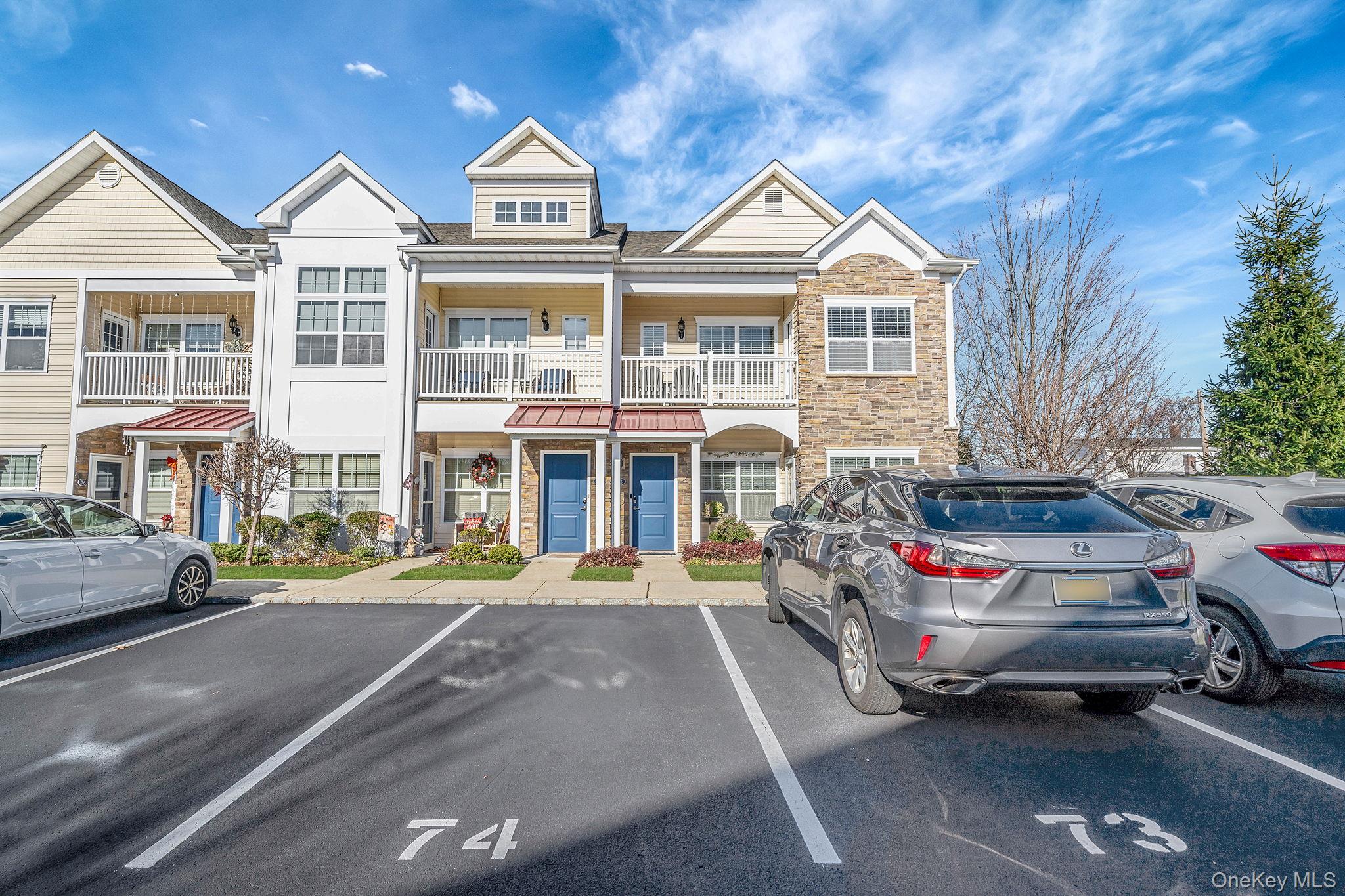 73 Millie Court Patchogue Patchogue, NY 11772