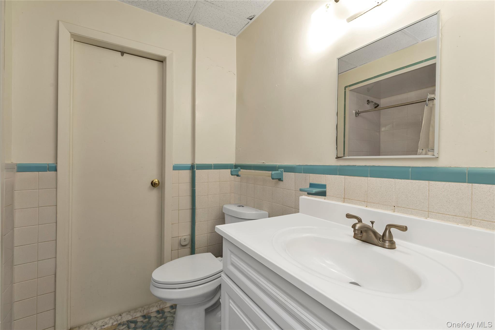 164-12 76th Avenue Fresh Meadows Fresh Meadows, NY 11366