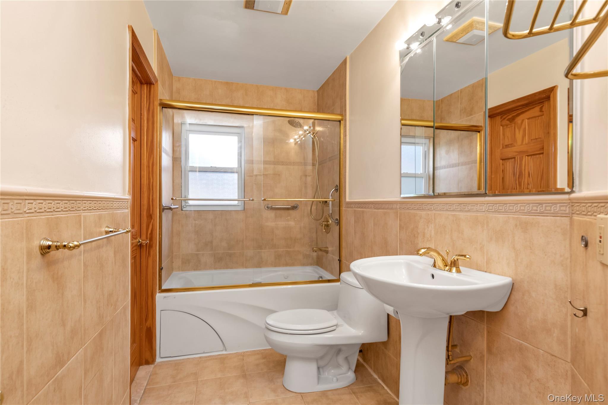 164-12 76th Avenue Fresh Meadows Fresh Meadows, NY 11366