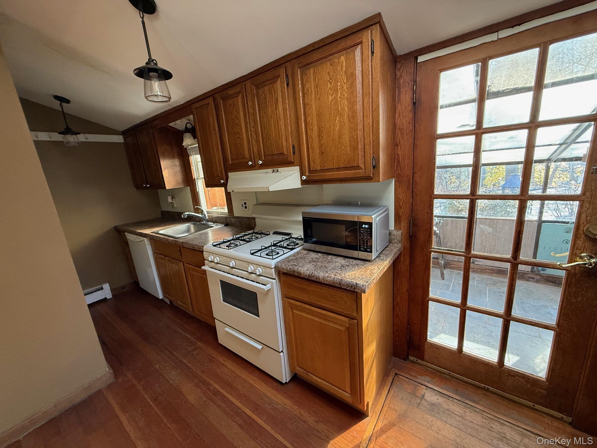 182 Maple Hill Road Huntington Huntington, NY 11743