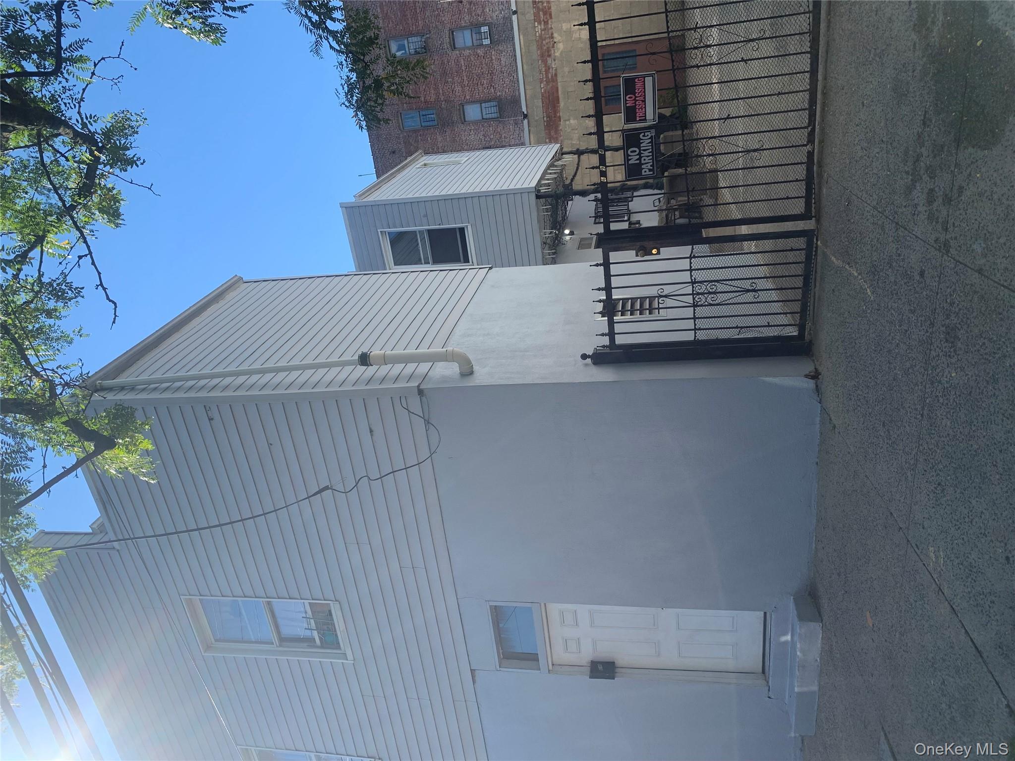 4575 White Plains Road Bronx, NY 10470
