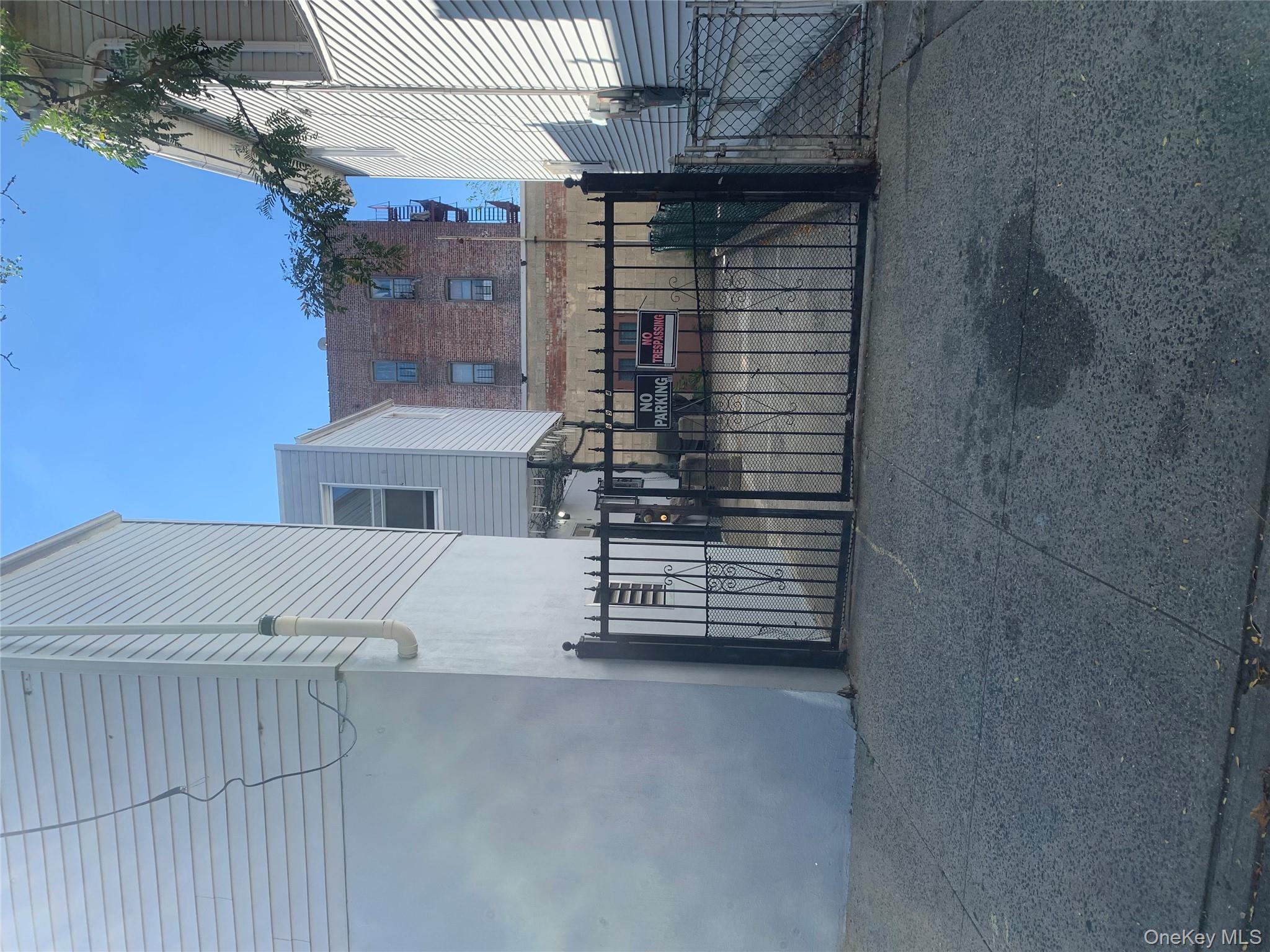 4575 White Plains Road Bronx, NY 10470