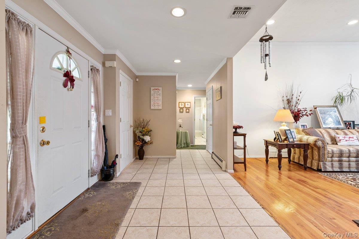 11 Moran Court Manorville Manorville, NY 11949