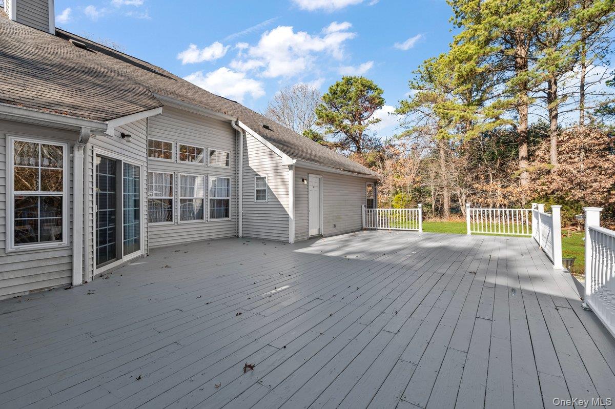 11 Moran Court Manorville Manorville, NY 11949