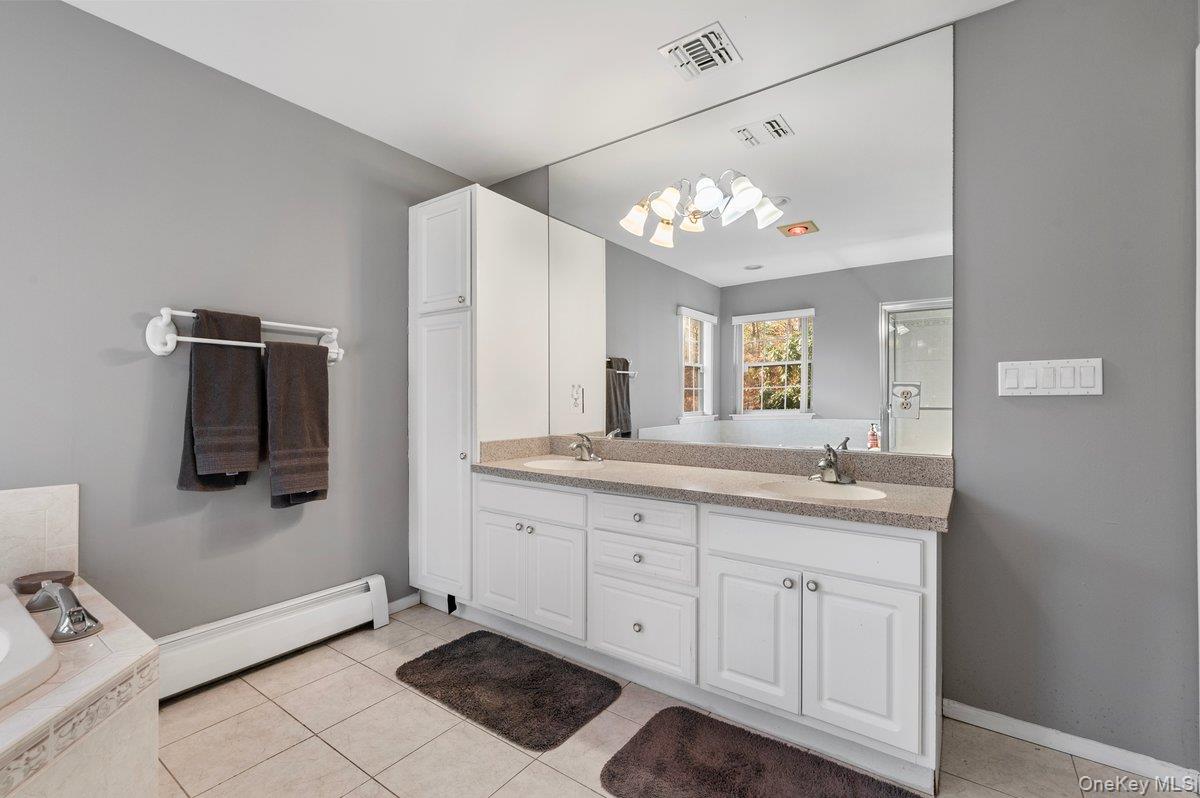 11 Moran Court Manorville Manorville, NY 11949