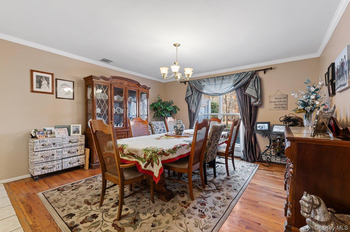 11 Moran Court Manorville Manorville, NY 11949