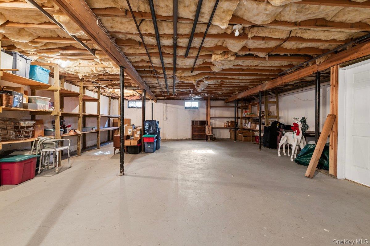 11 Moran Court Manorville Manorville, NY 11949