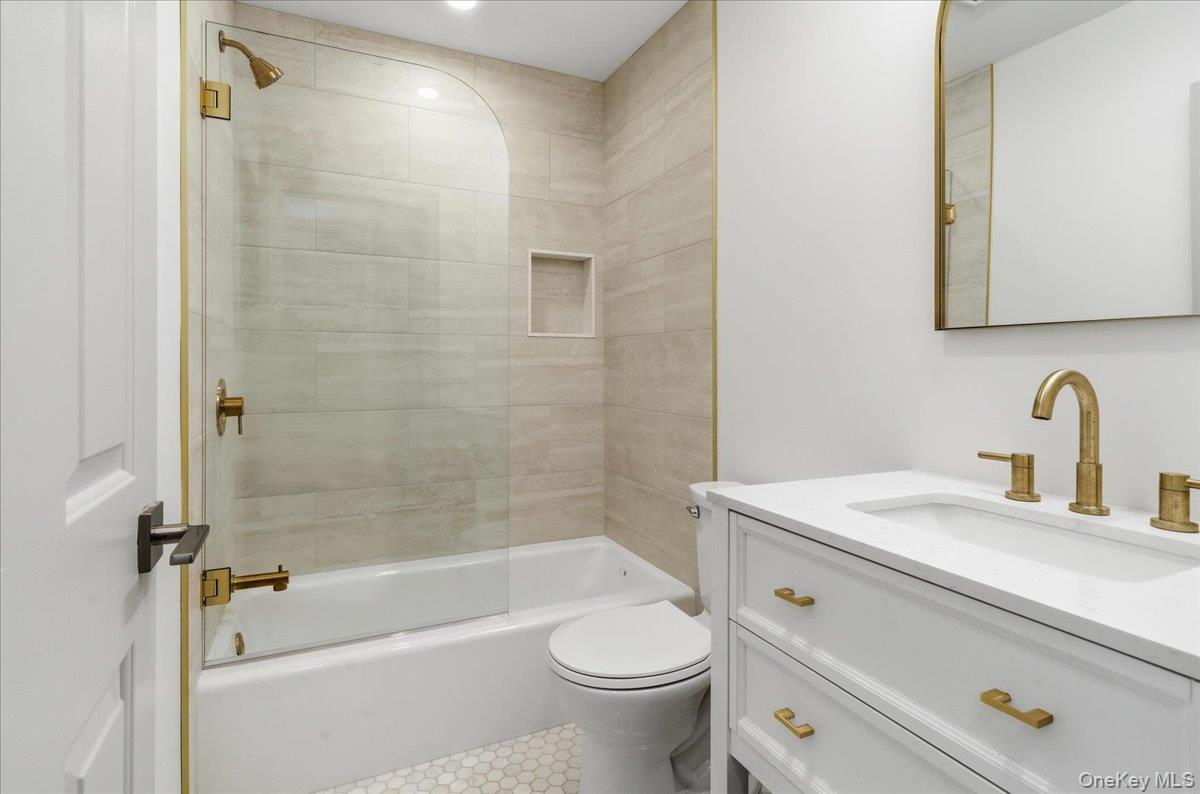 336 2nd Street Street Greenport Greenport, NY 11944