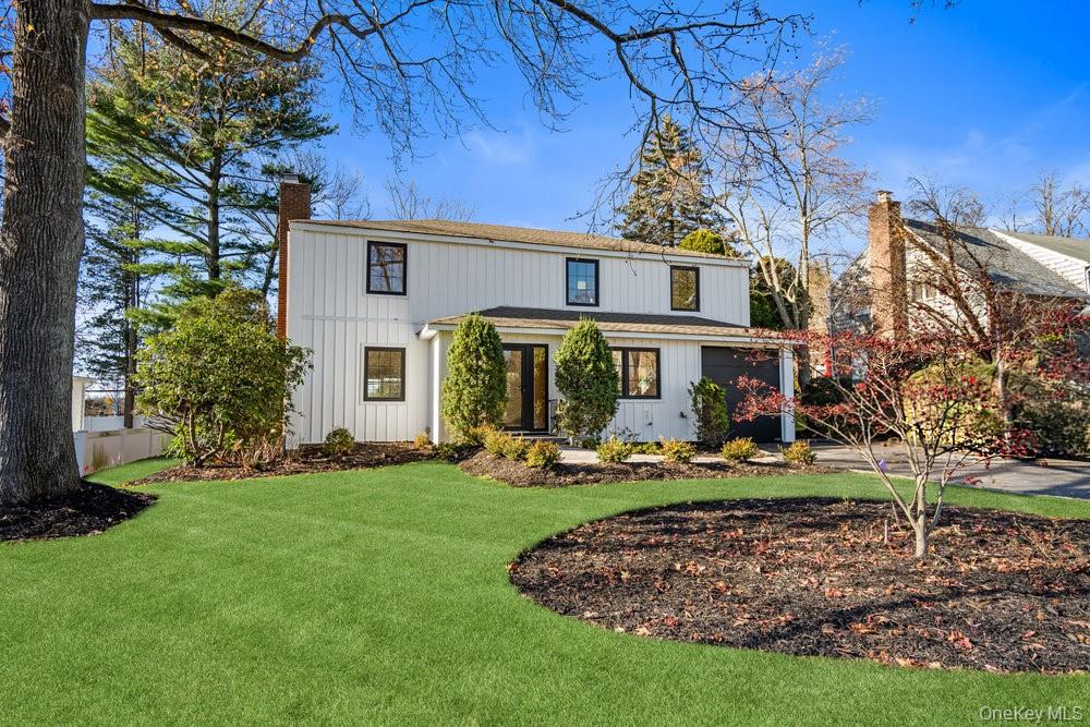 11 Entrance Road East Hills East Hills, NY 11577