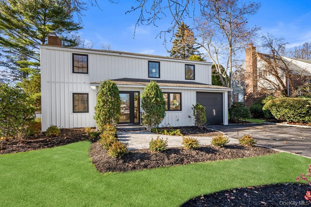 11 Entrance Road East Hills East Hills, NY 11577