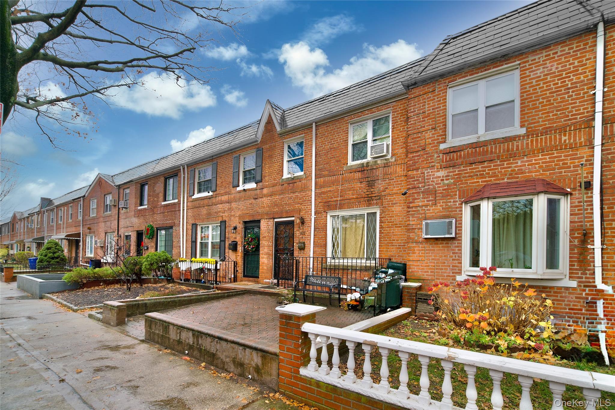 19-22 81 Street East Elmhurst East Elmhurst, NY 11370