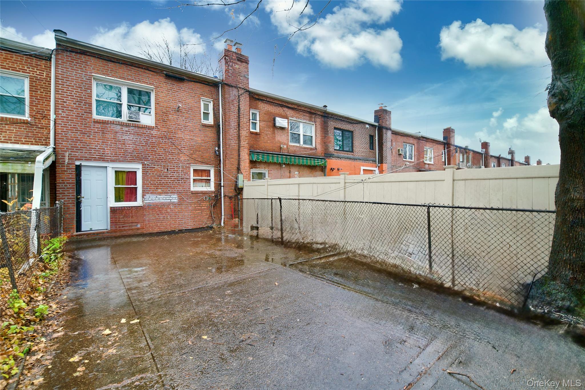 19-22 81 Street East Elmhurst East Elmhurst, NY 11370