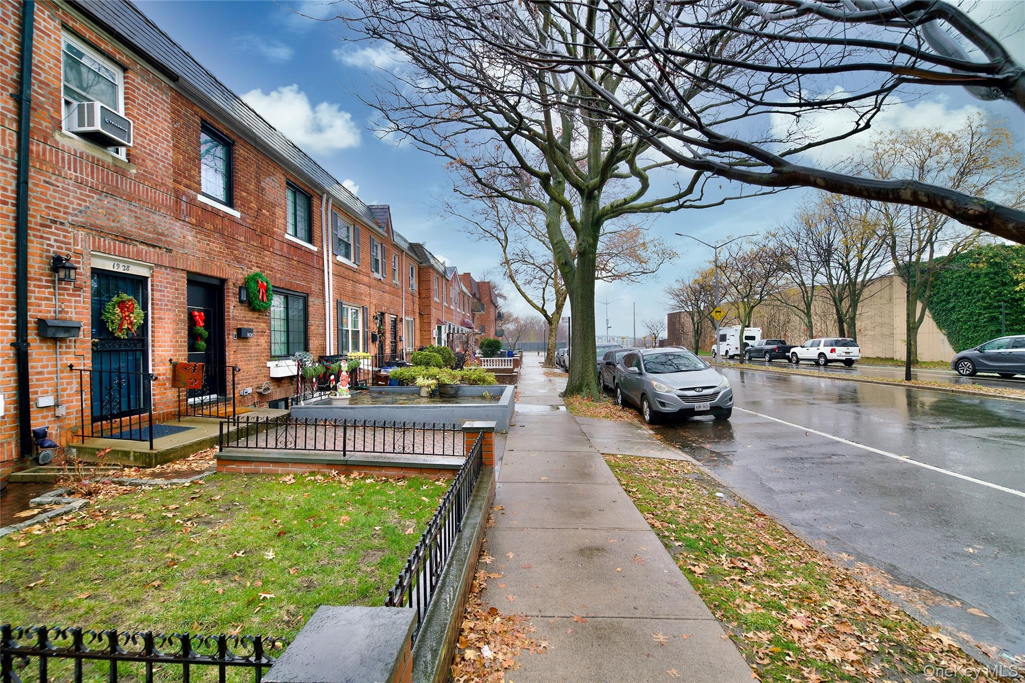 19-22 81 Street East Elmhurst East Elmhurst, NY 11370