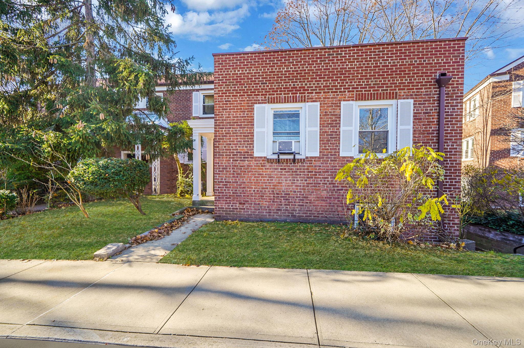 144-66 Village Road 75-D Briarwood Briarwood, NY 11435