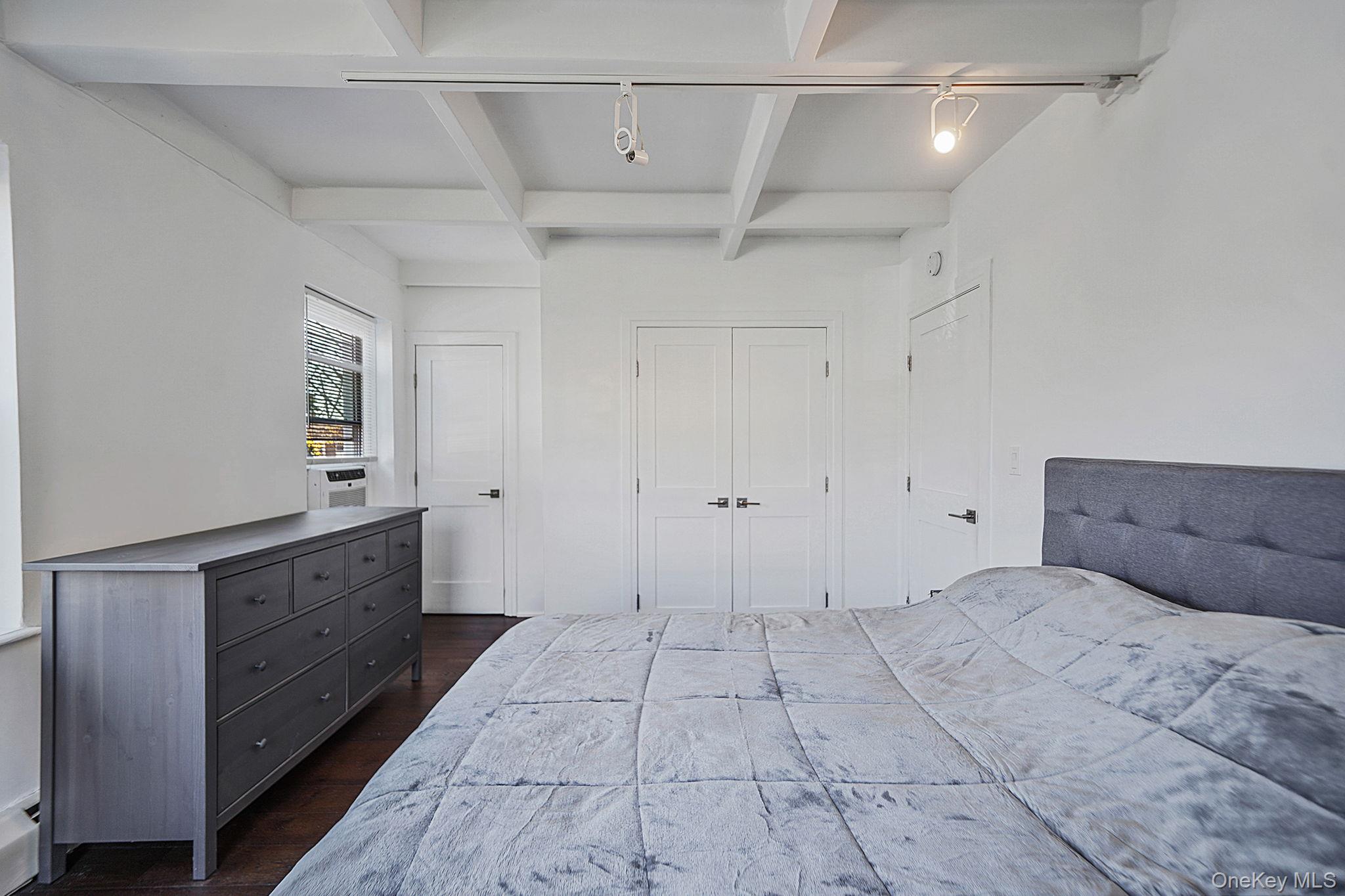 144-66 Village Road 75-D Briarwood Briarwood, NY 11435