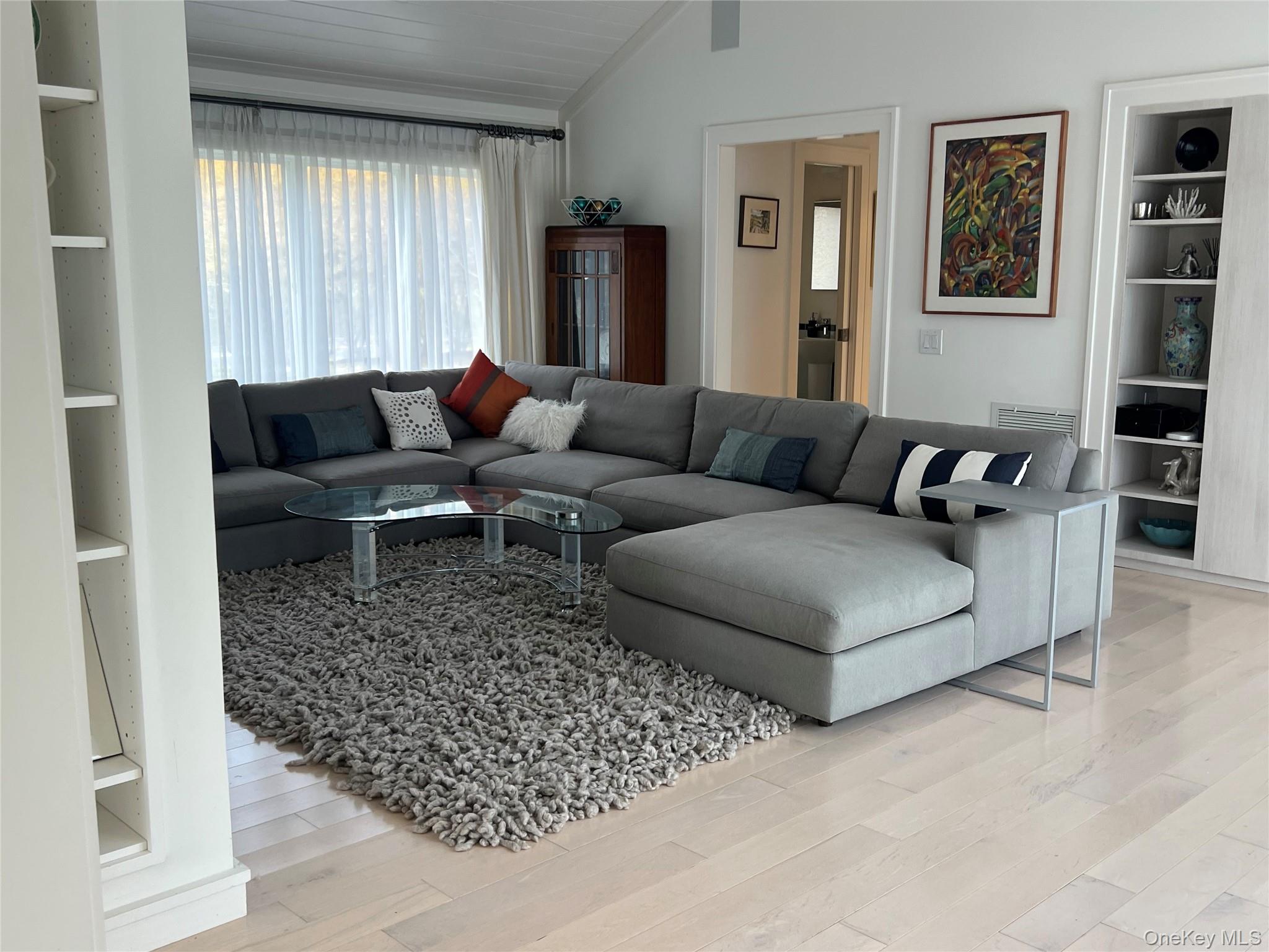 42 N Menantic Road Shelter Island Shelter Island, NY 11964