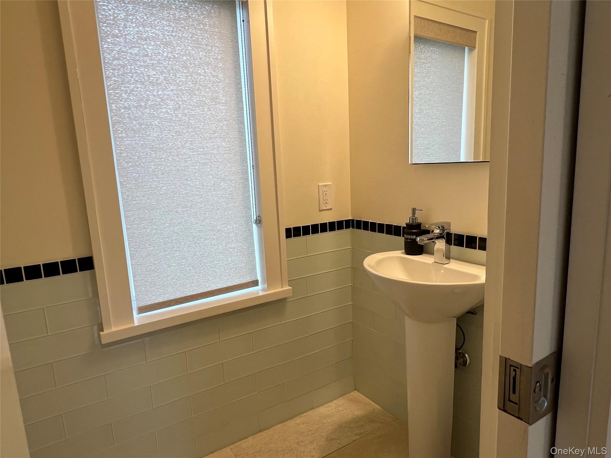 42 N Menantic Road Shelter Island Shelter Island, NY 11964