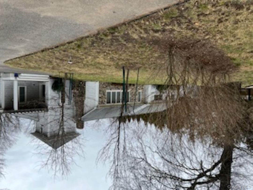 42 N Menantic Road Shelter Island Shelter Island, NY 11964