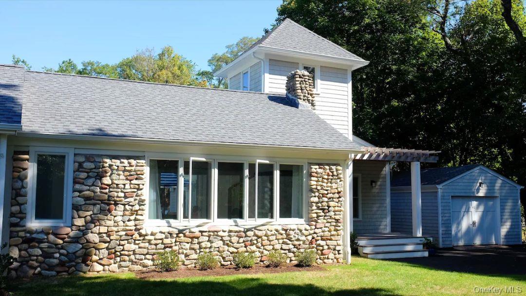 42 N Menantic Road Shelter Island Shelter Island, NY 11964