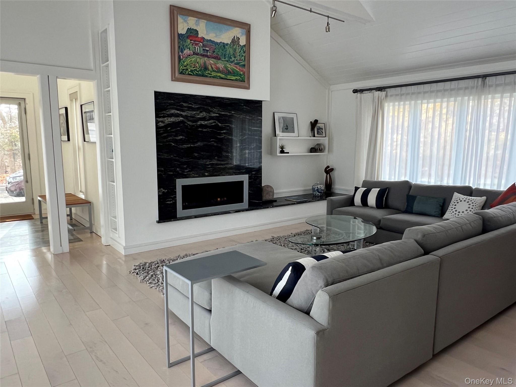 42 N Menantic Road Shelter Island Shelter Island, NY 11964