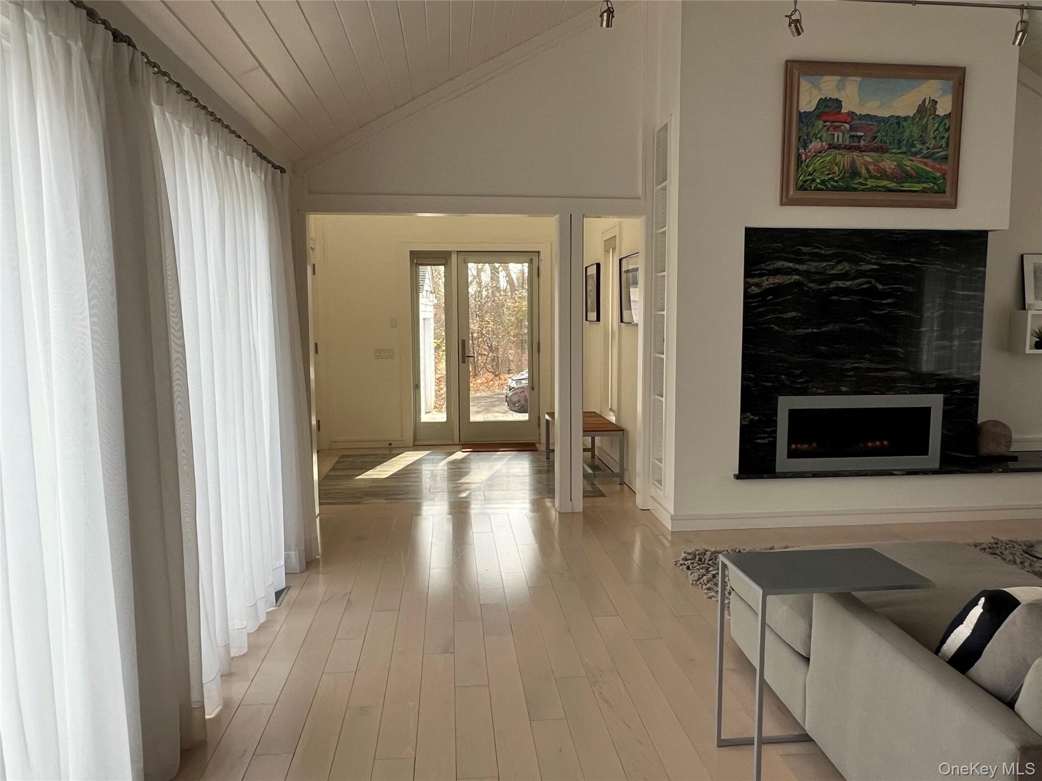 42 N Menantic Road Shelter Island Shelter Island, NY 11964