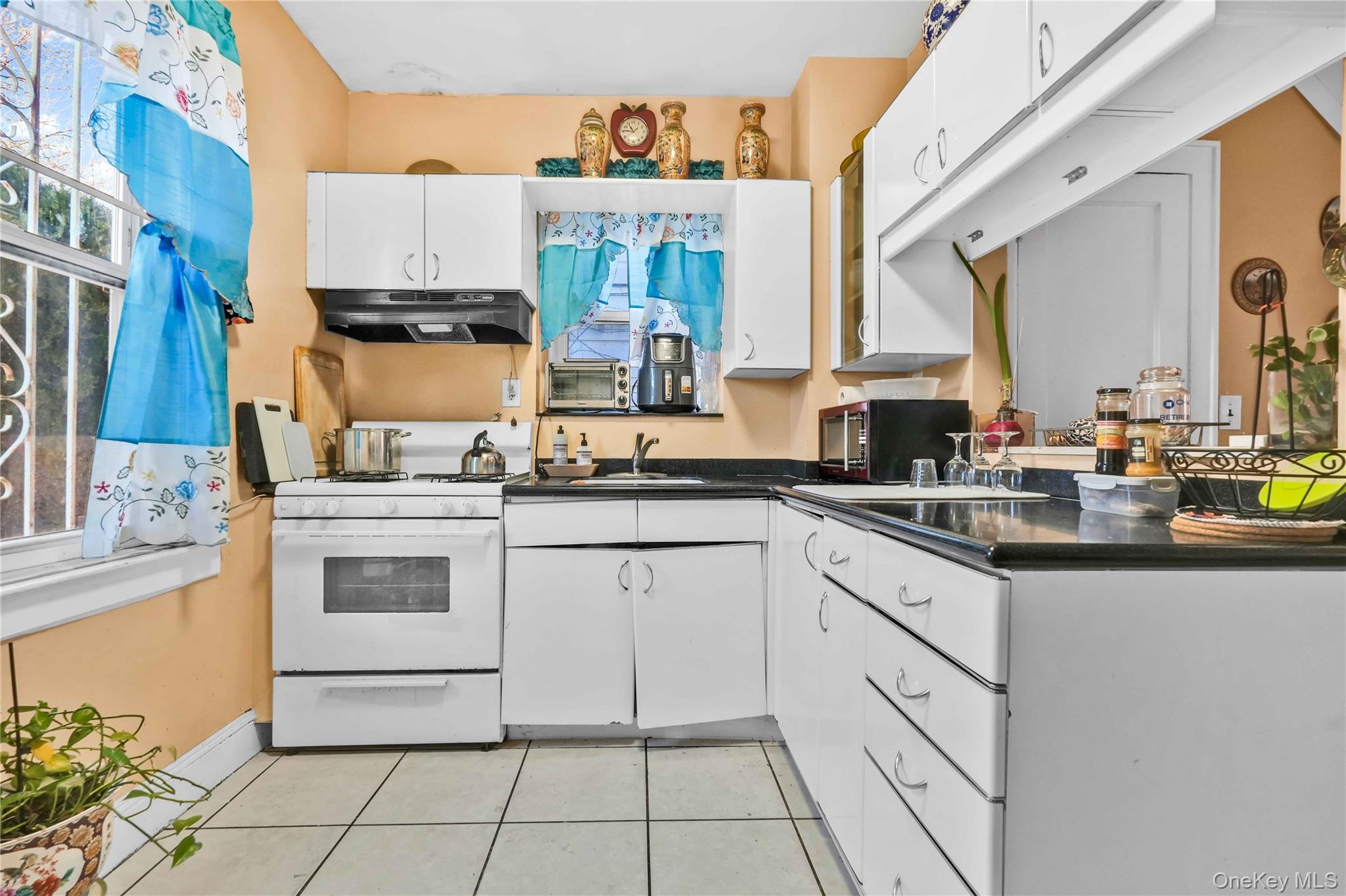 26-26 94th Street East Elmhurst East Elmhurst, NY 11369