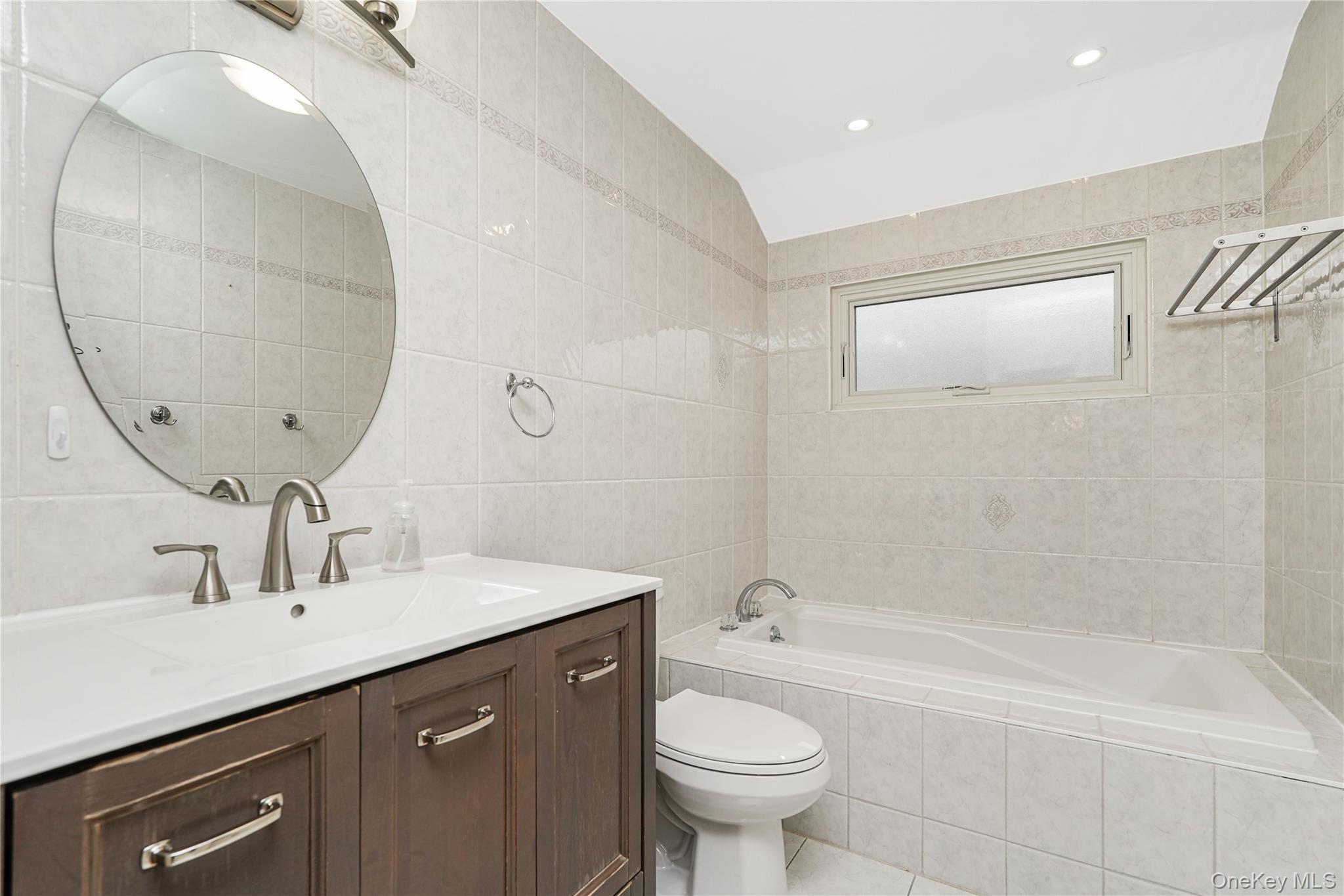 111 Elmbank Street Out of NYC Staten Island, NY 10312