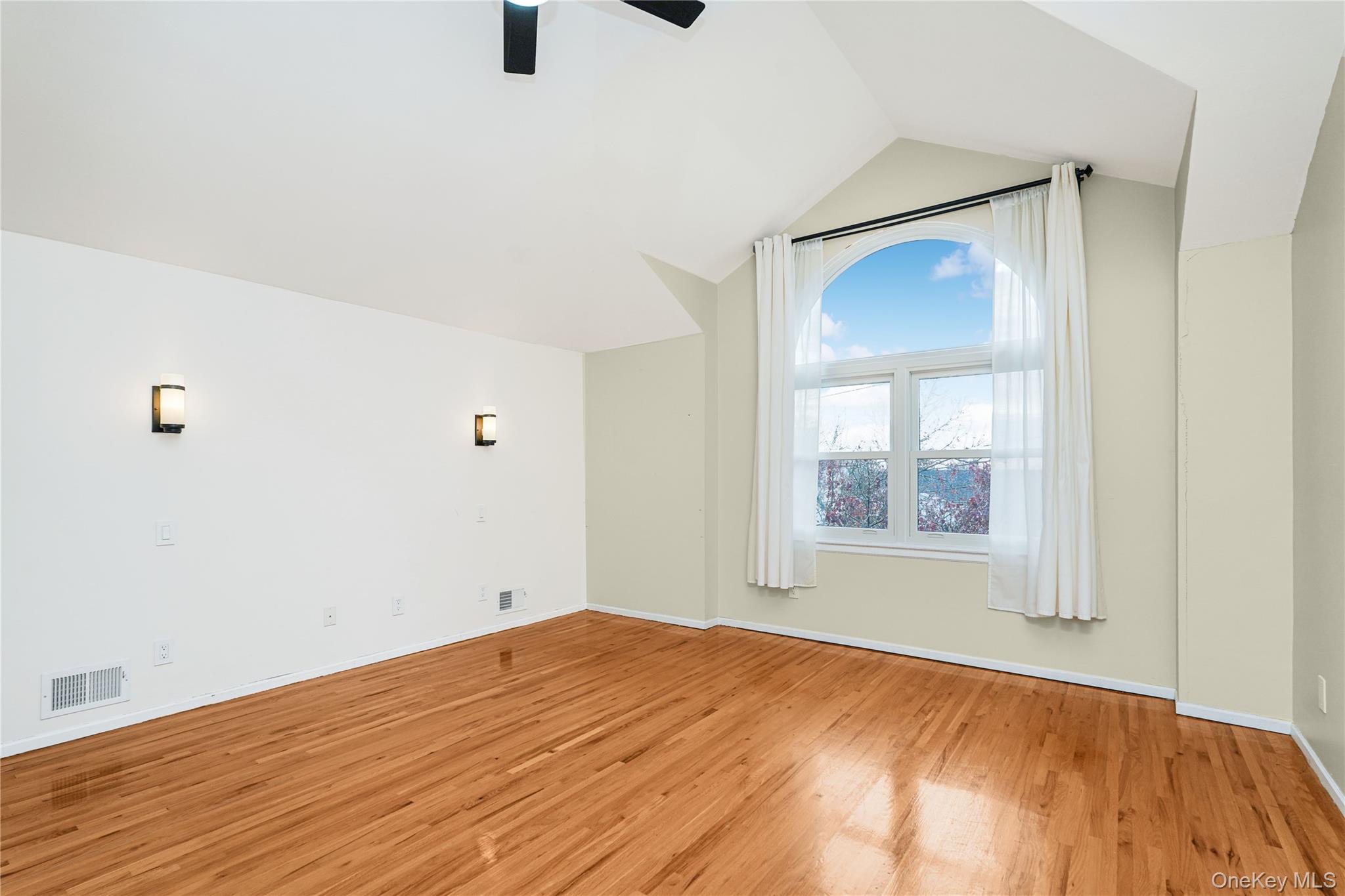 111 Elmbank Street Out of NYC Staten Island, NY 10312