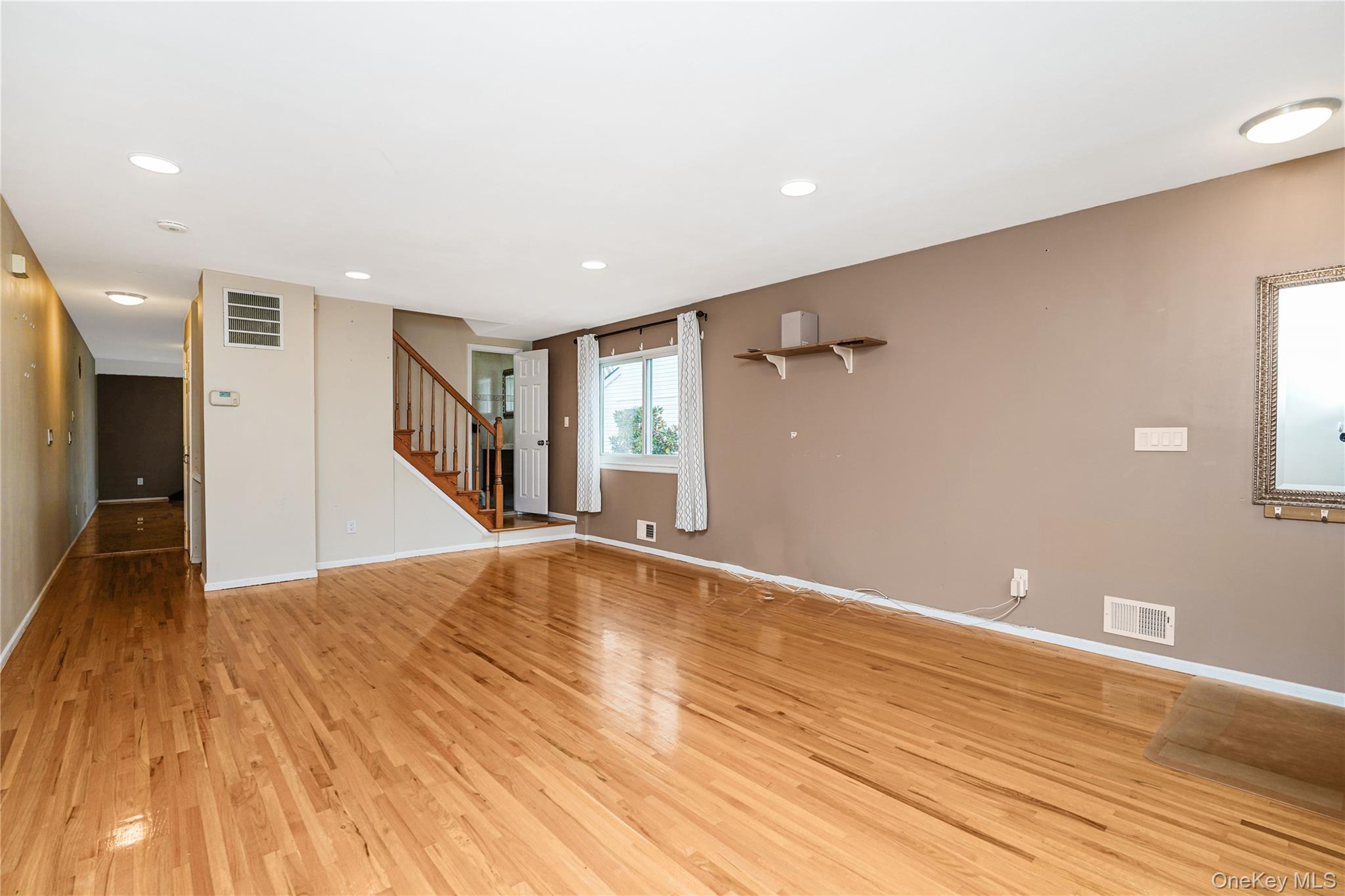 111 Elmbank Street Out of NYC Staten Island, NY 10312