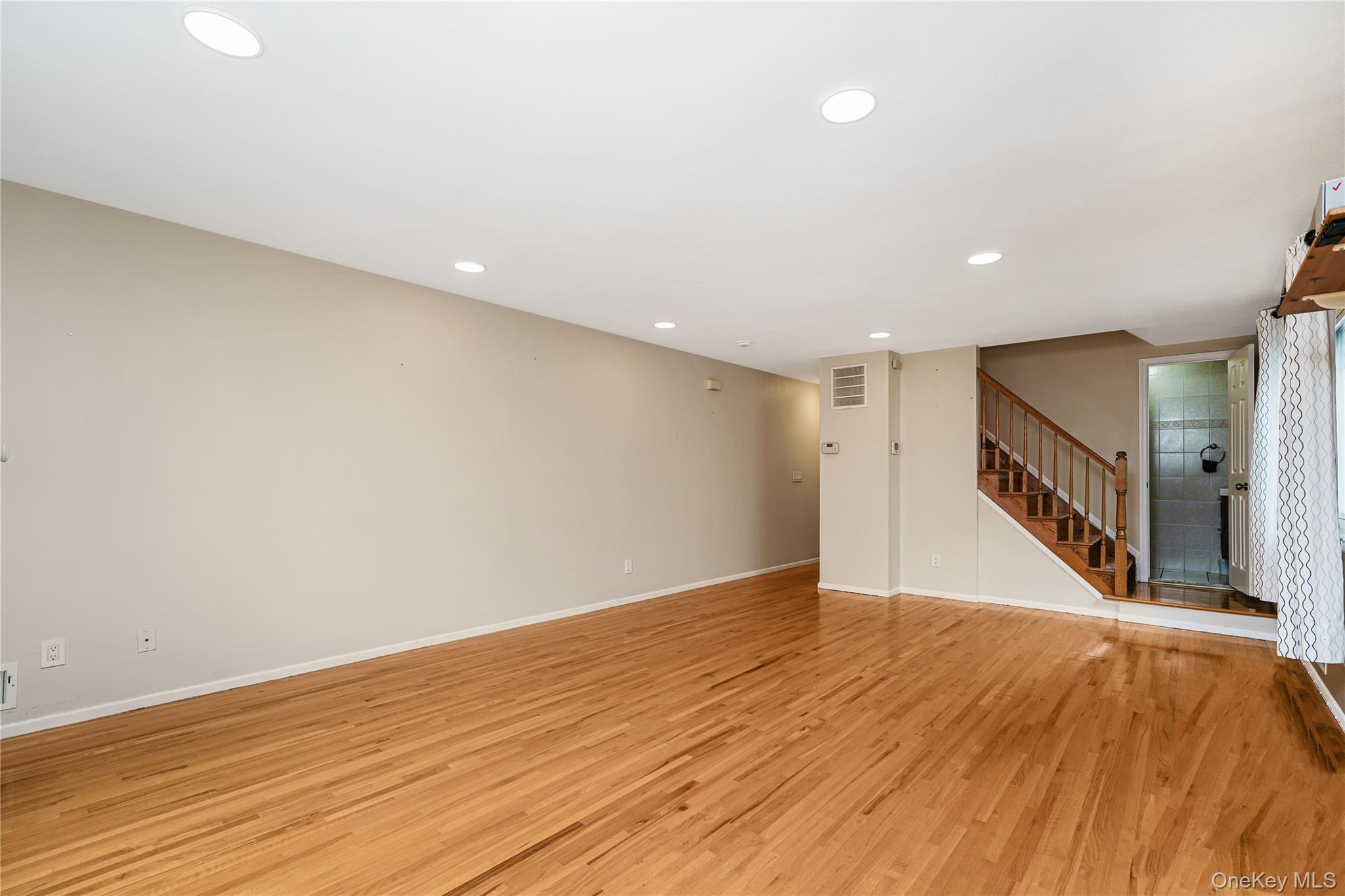 111 Elmbank Street Out of NYC Staten Island, NY 10312