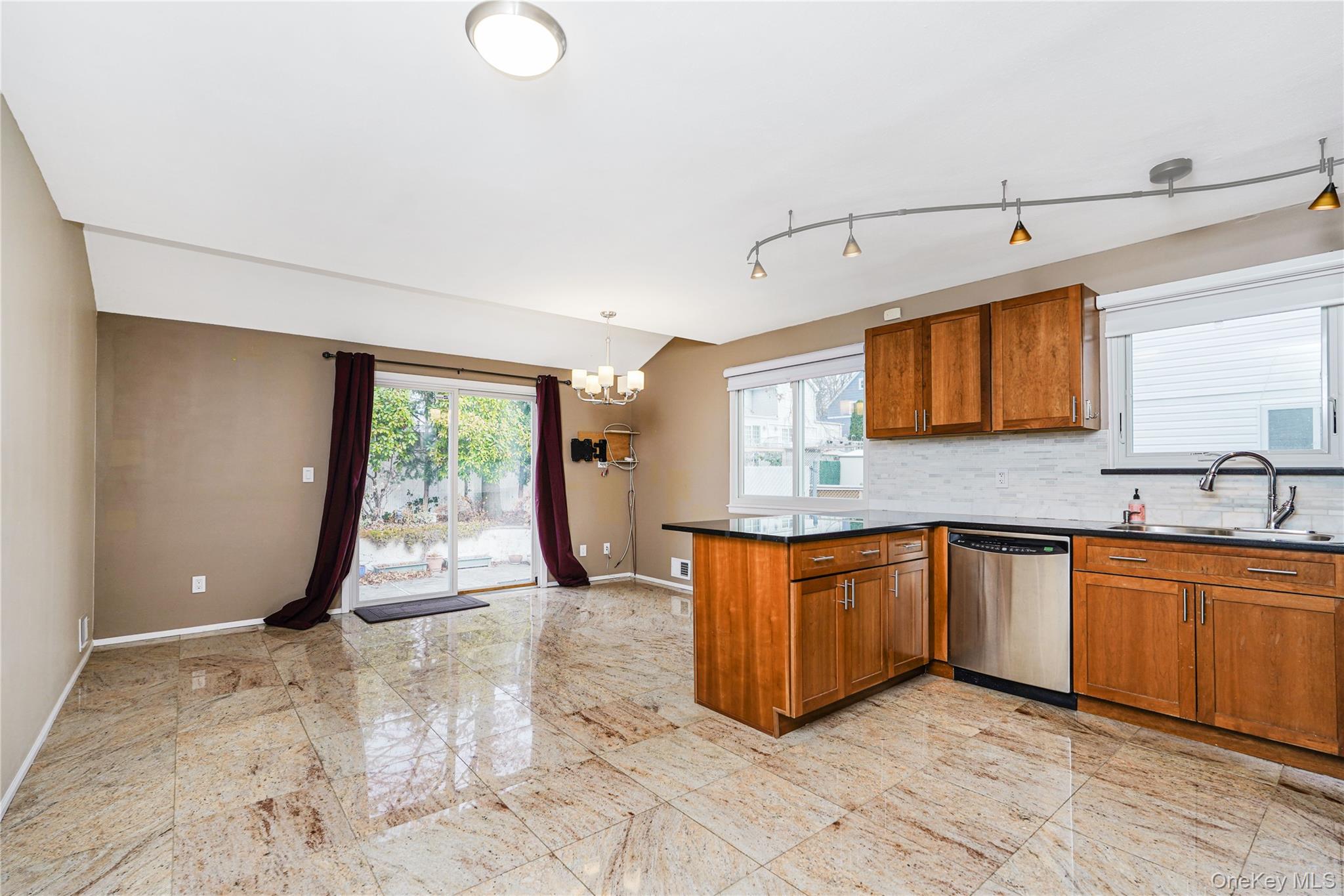 111 Elmbank Street Out of NYC Staten Island, NY 10312