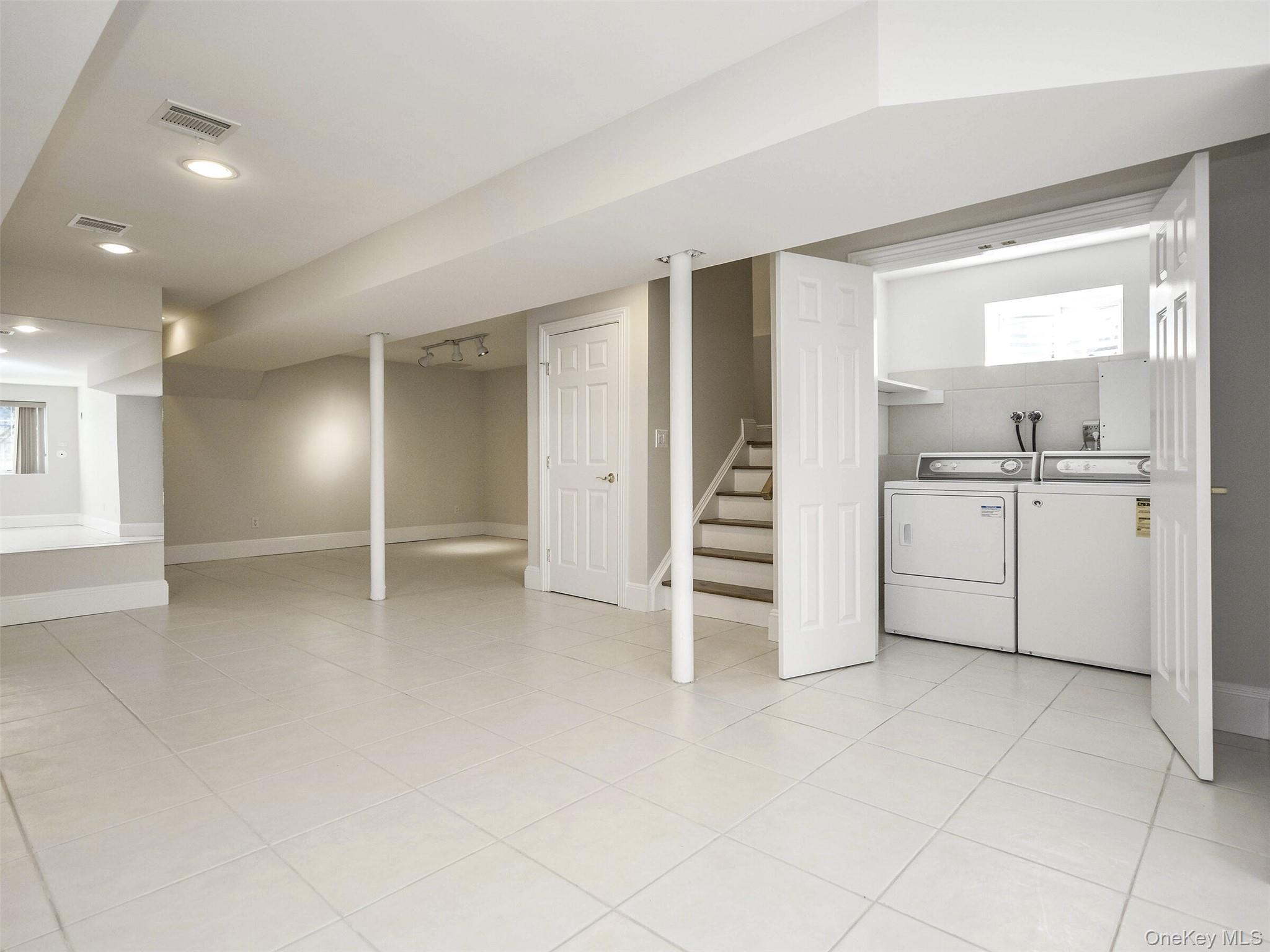 24B Sintsink Dr W Port Washington Port Washington, NY 11050