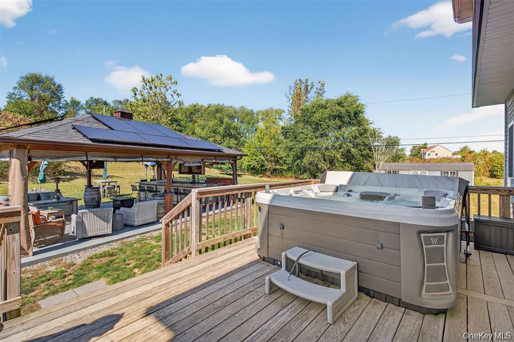 2 Harcourt Cosman Drive Out of NYC Newburgh, NY 12550