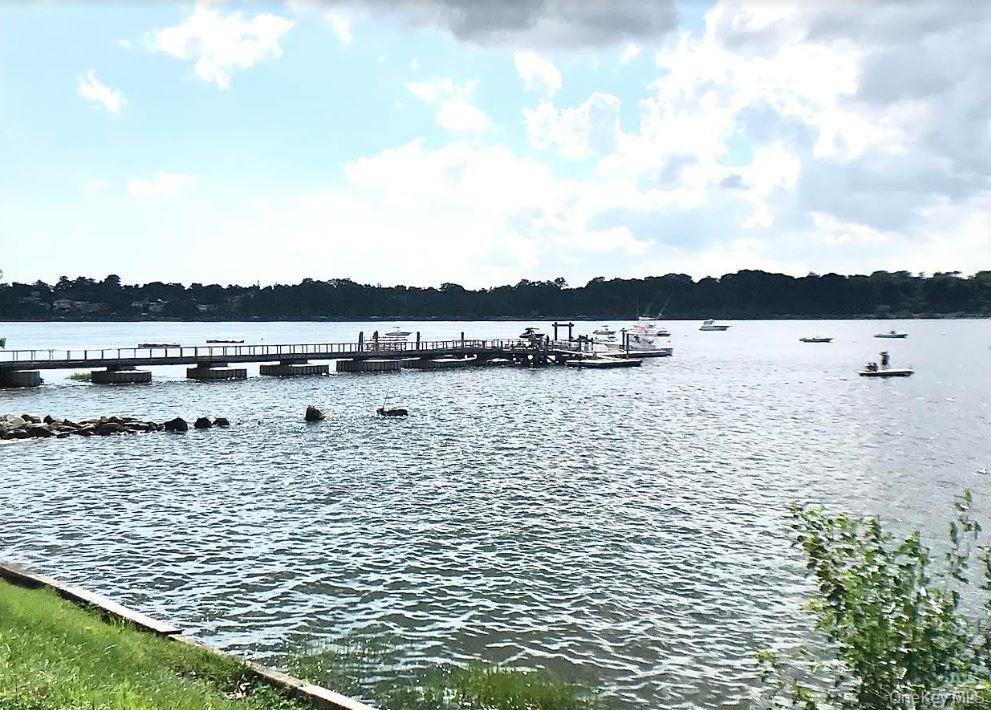 331 Richmond Road Douglaston Douglaston, NY 11363