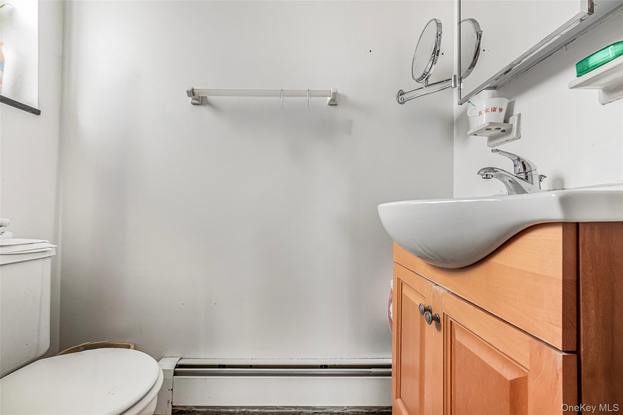 7449 Calamus Avenue 51 Elmhurst Elmhurst, NY 11373