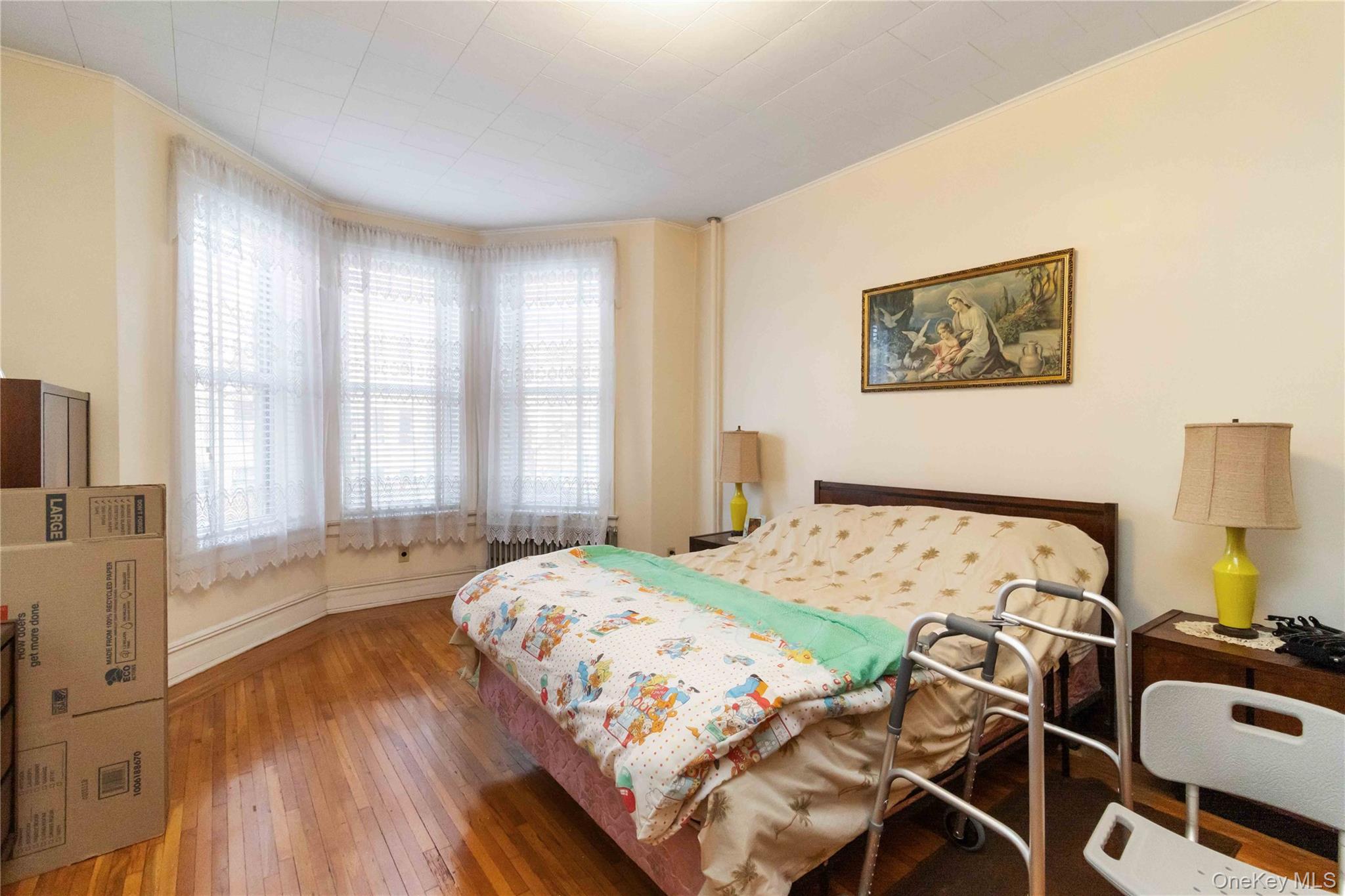 6138 Linden Street Ridgewood Ridgewood, NY 11385