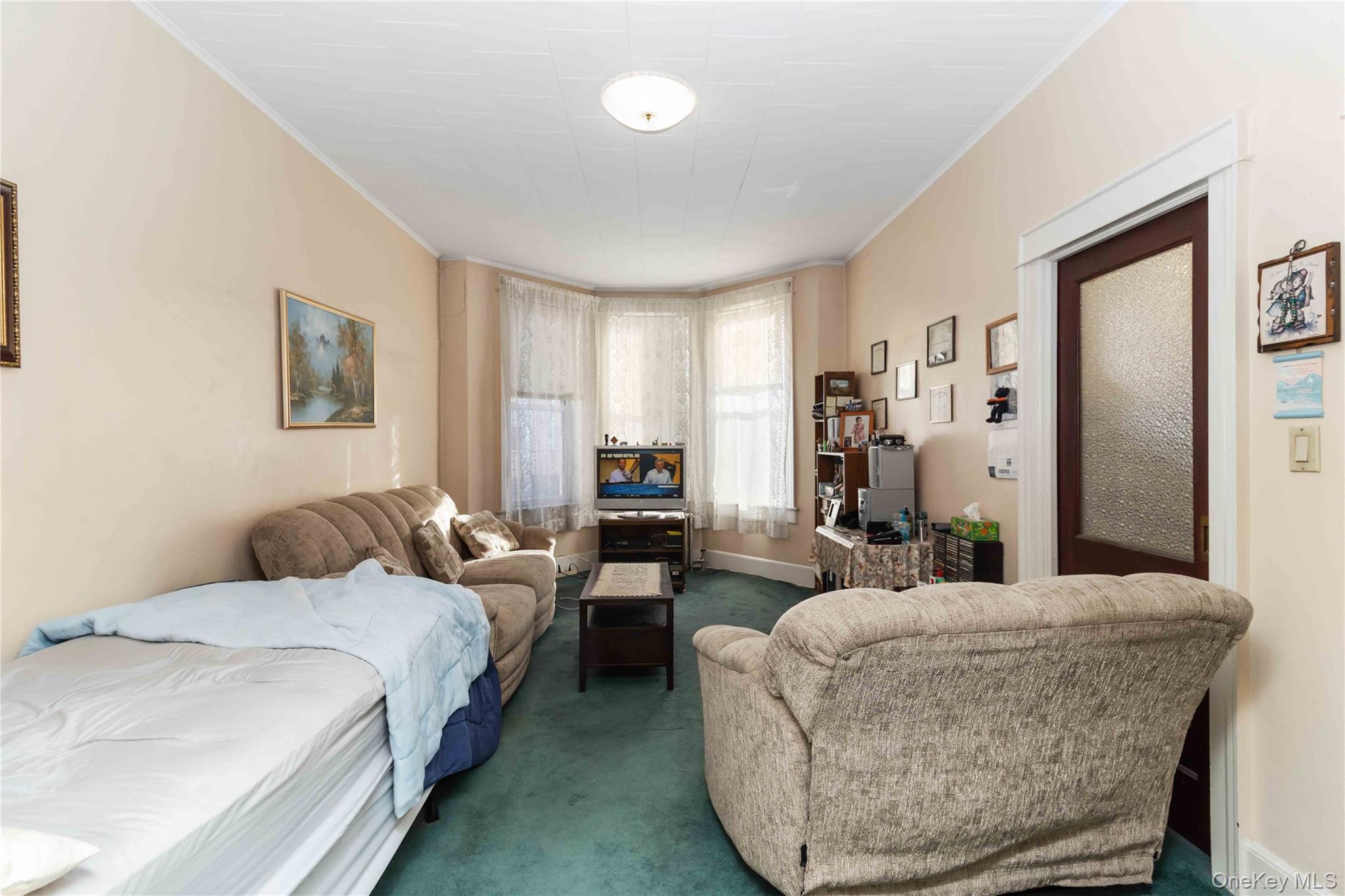 6138 Linden Street Ridgewood Ridgewood, NY 11385