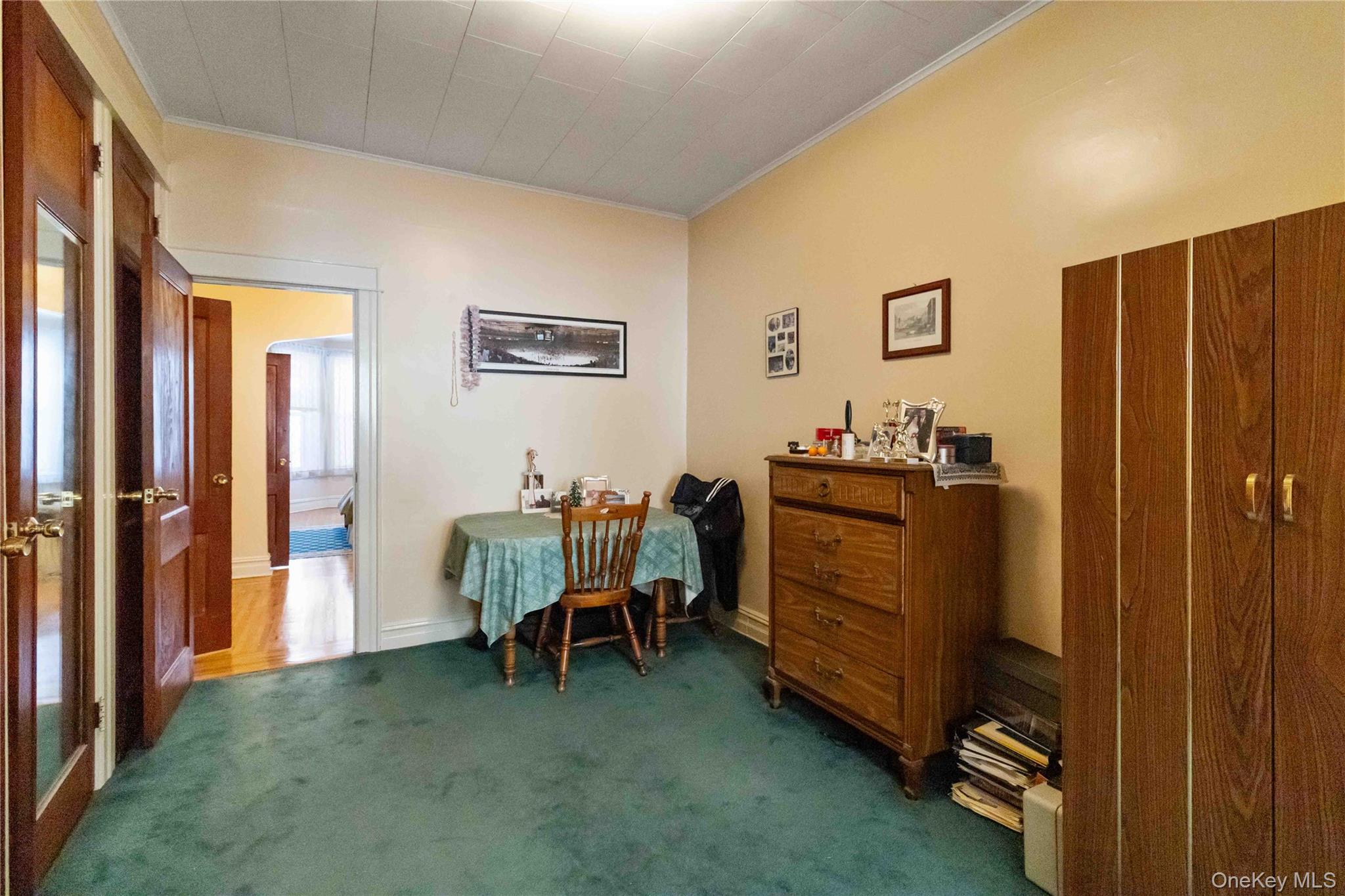 6138 Linden Street Ridgewood Ridgewood, NY 11385