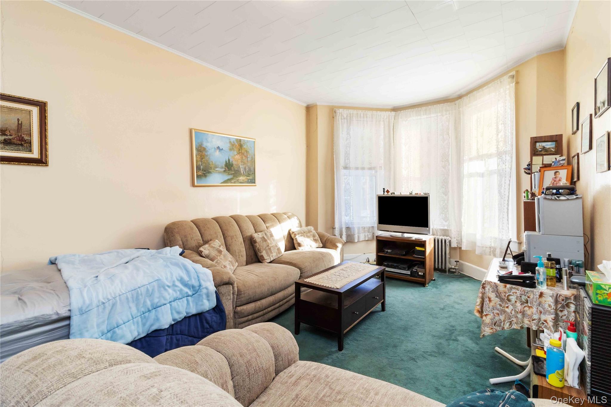 6138 Linden Street Ridgewood Ridgewood, NY 11385