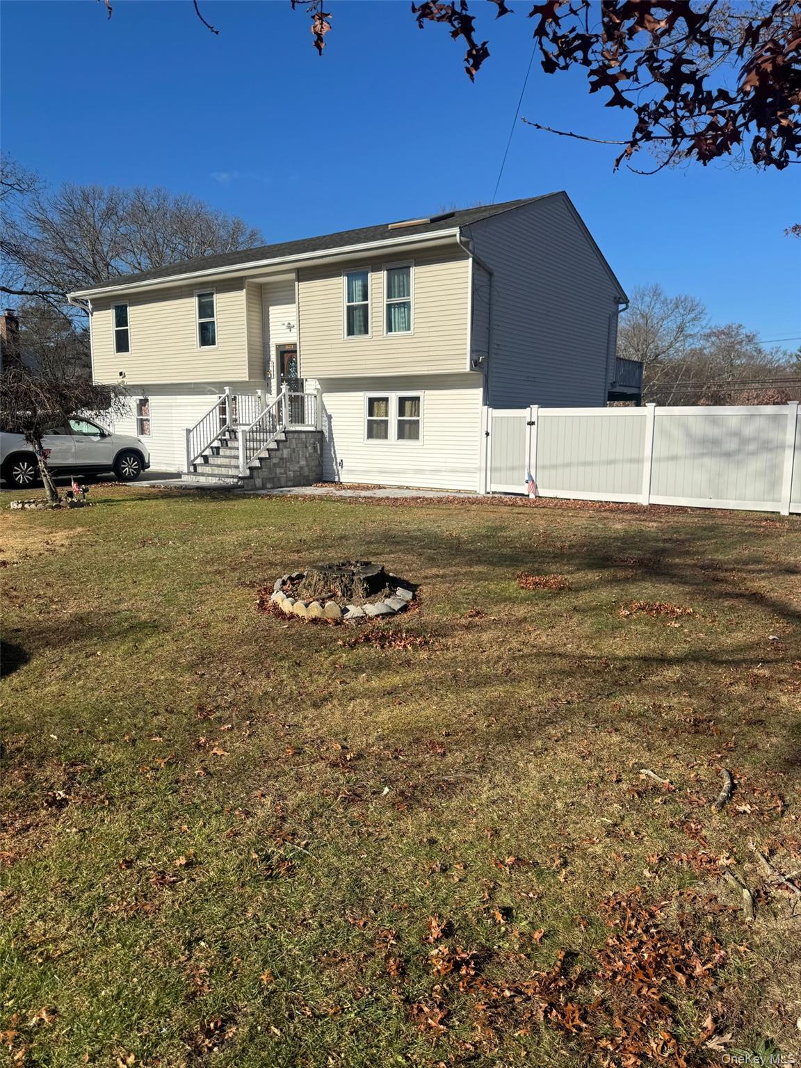 489 Easton Street Ronkonkoma Ronkonkoma, NY 11779