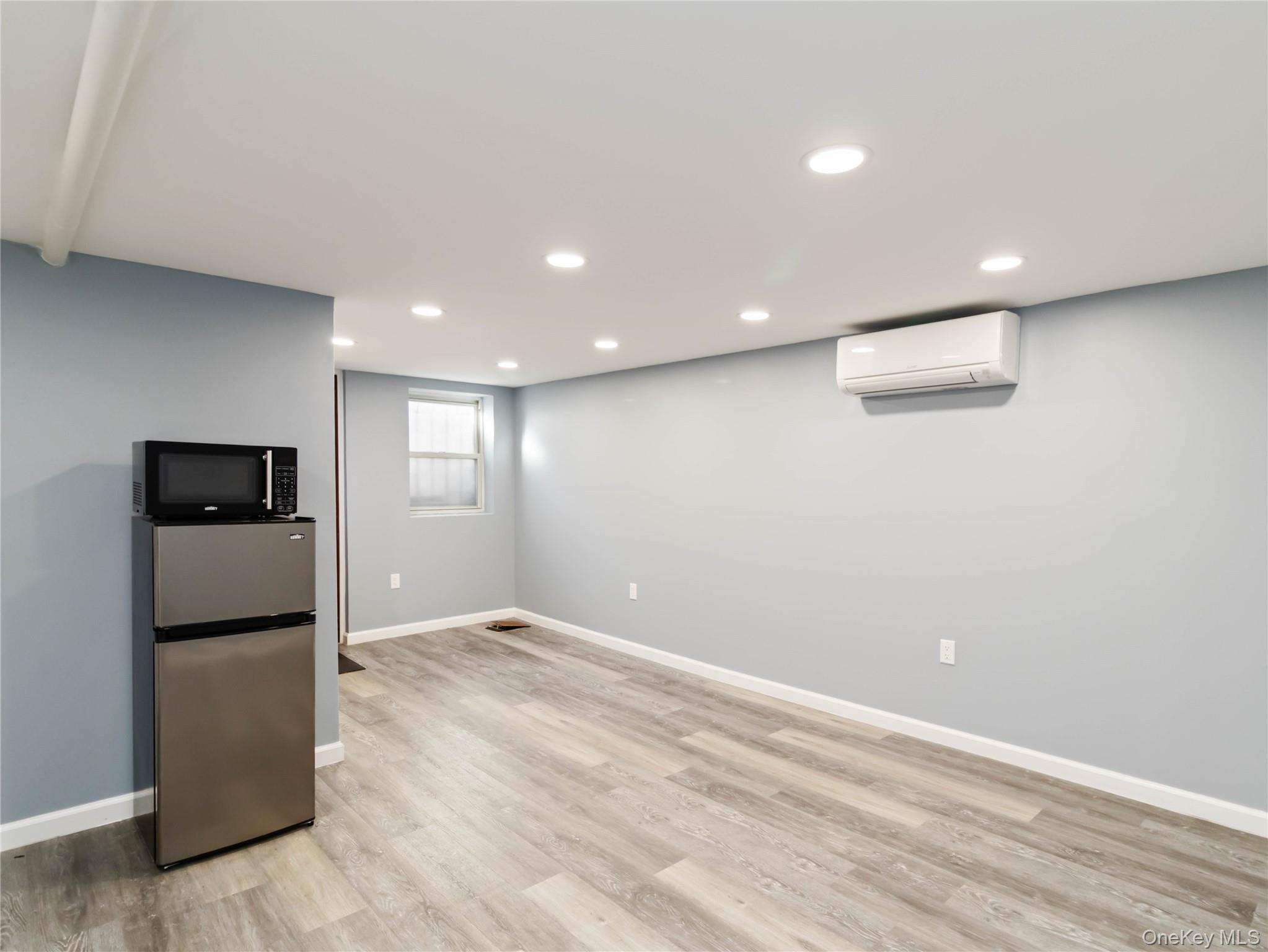 6286 Dry Harbor Road Middle Village Middle Village, NY 11379