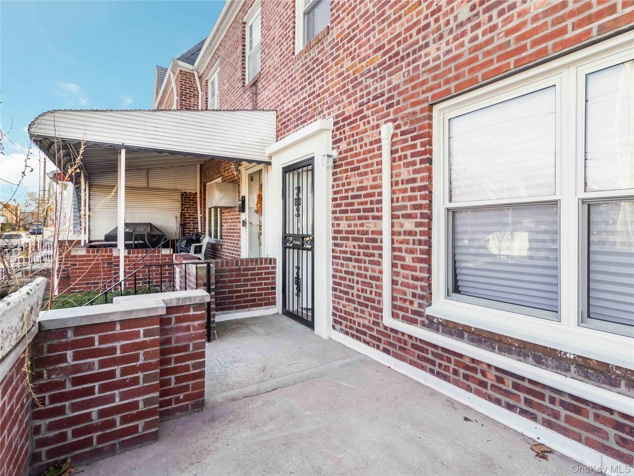 6286 Dry Harbor Road Middle Village Middle Village, NY 11379