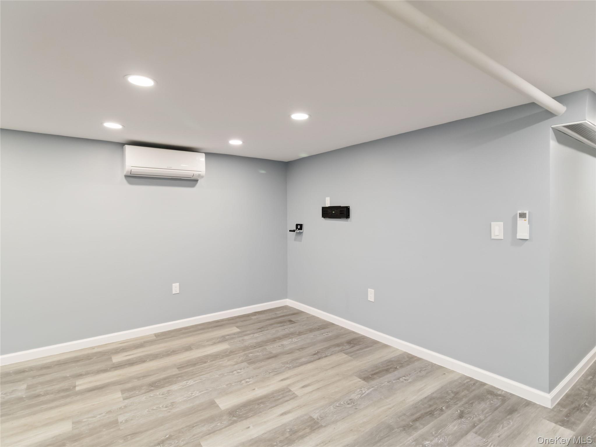 6286 Dry Harbor Road Middle Village Middle Village, NY 11379