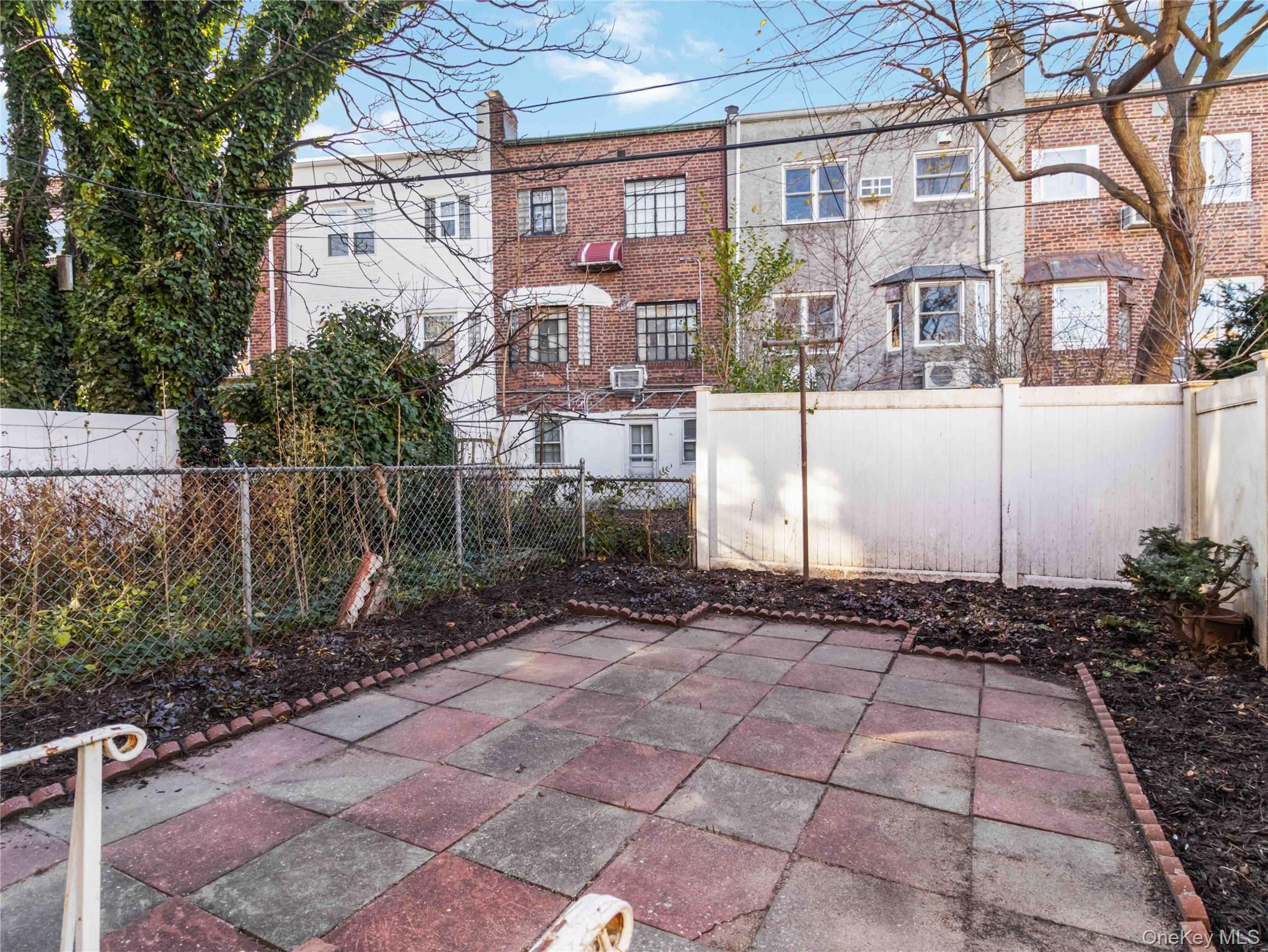 6286 Dry Harbor Road Middle Village Middle Village, NY 11379