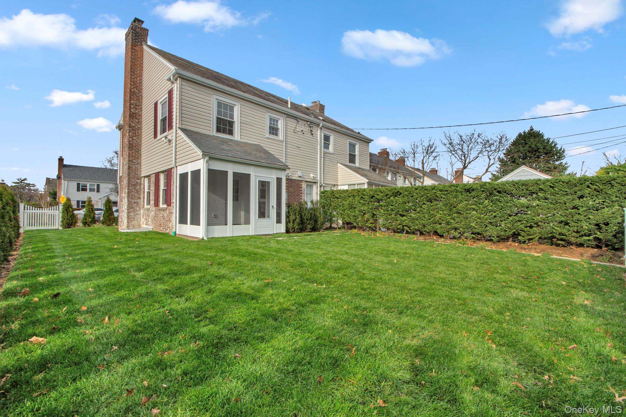 2 Bayview Court Manhasset Manhasset, NY 11030